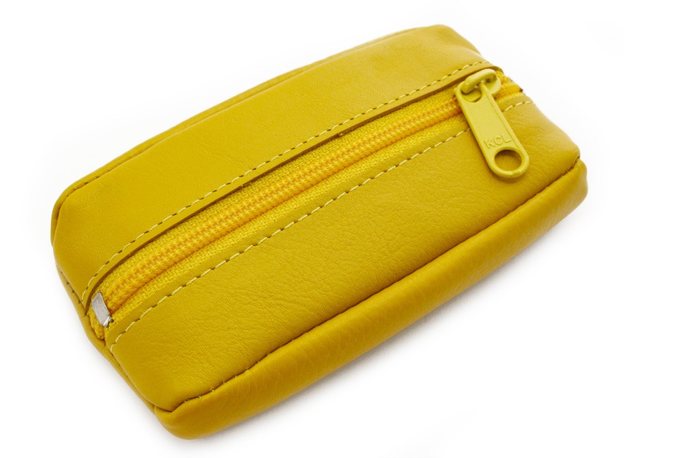E-shop Žlutá kožená klíčenka se zipovou kapsou 619-2418-86